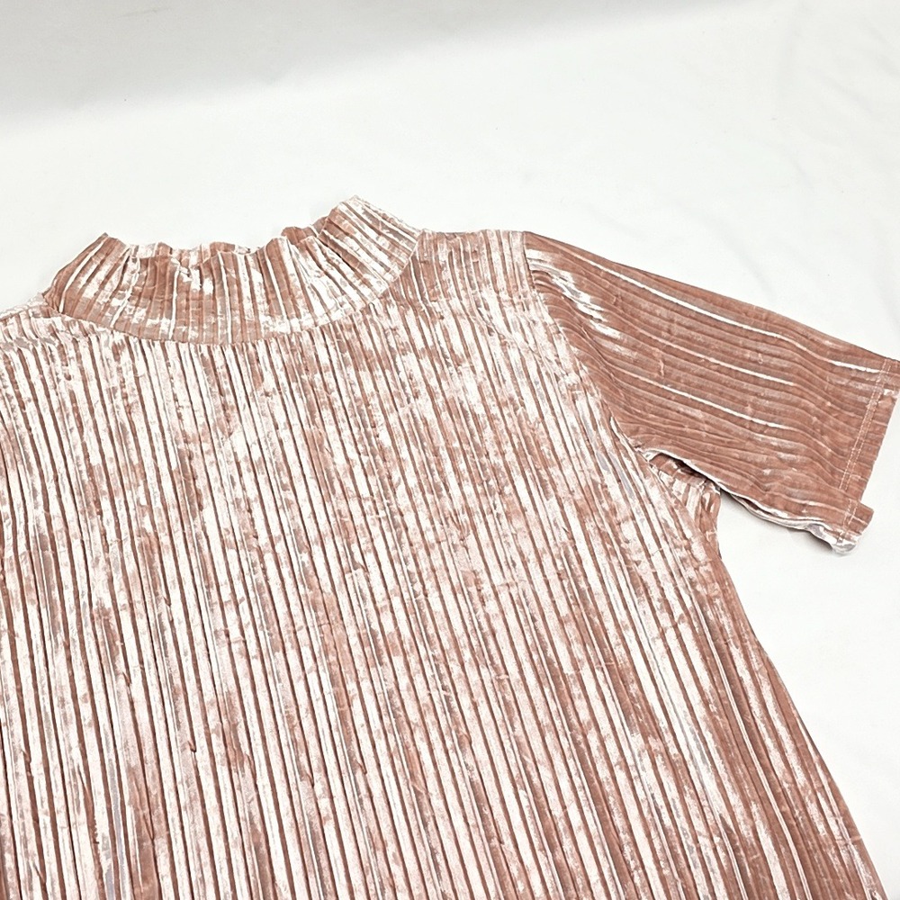 LOFT Top Women Medium Pink Pleated Crushed Velvet Mock Neck Short Sleeve 1020